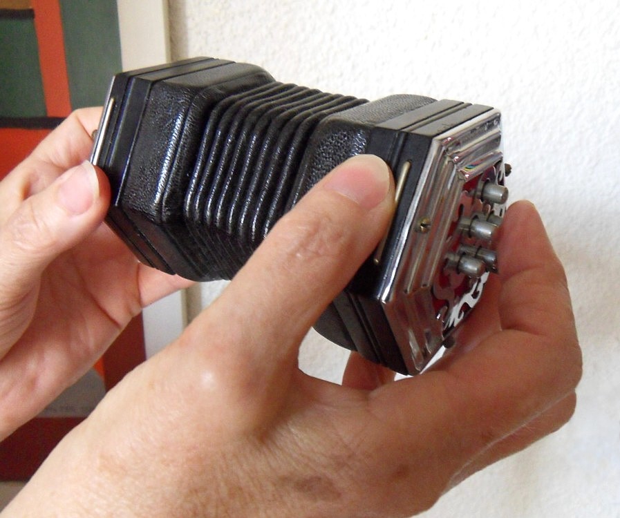 Le concertina miniature de Polper